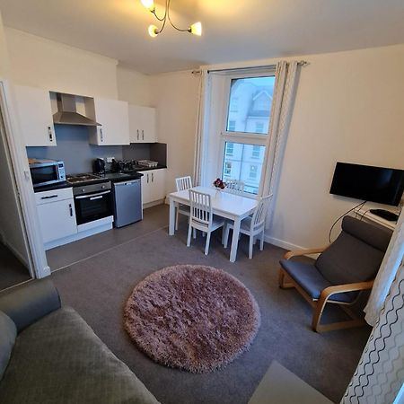 Farina No6, Sea View Apartment Sleeping 4 Guests Bridlington Exteriör bild