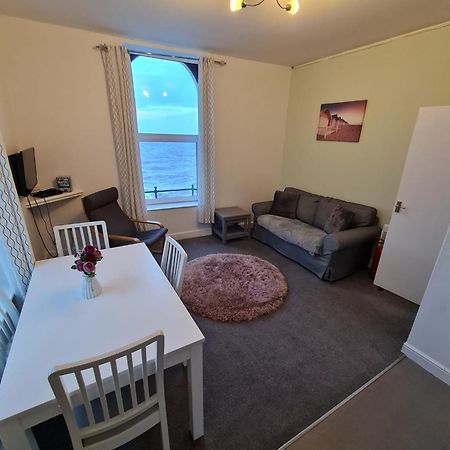 Farina No6, Sea View Apartment Sleeping 4 Guests Bridlington Exteriör bild